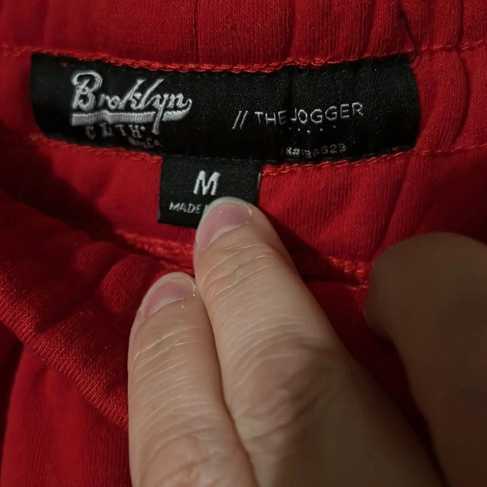 Brooklyn cloth men’s red joggers with graphic size M - Picture 7 of 7